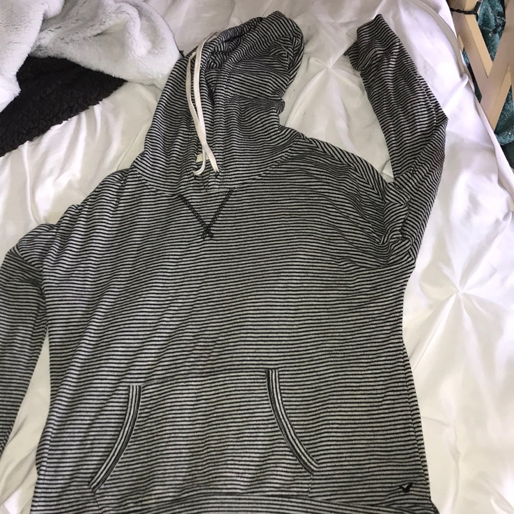 american eagle hoodie:)